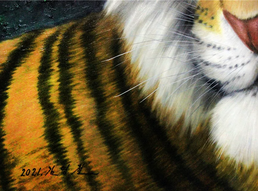 "The Golden Glint of Majesty" - Monumental Original Realism Tiger Portrait Oil Painting by Renowned Master Kim Young Chul | 129x100cm Hand-Painted Imperial Siberian Tiger Canvas 7502